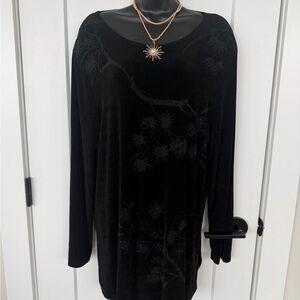 VINTAGE Piccadilly Canada 🇨🇦long sleeve scoop neck slinky knit top, embossed.